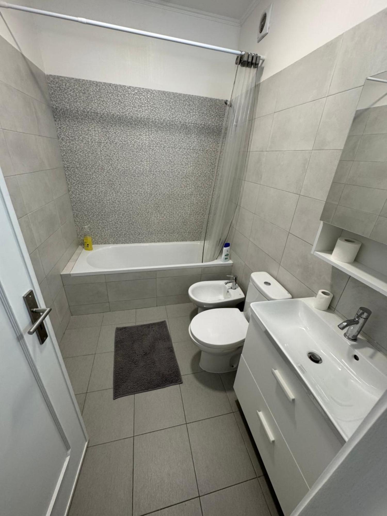 Alvalade Apartment *